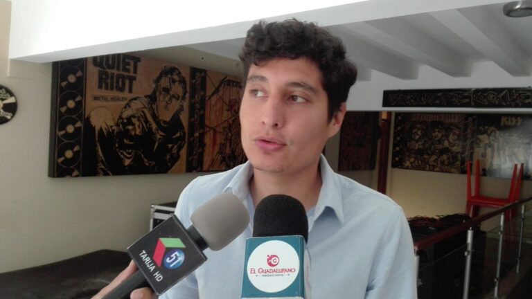 ROLANDO VACAFLOR SENADOR