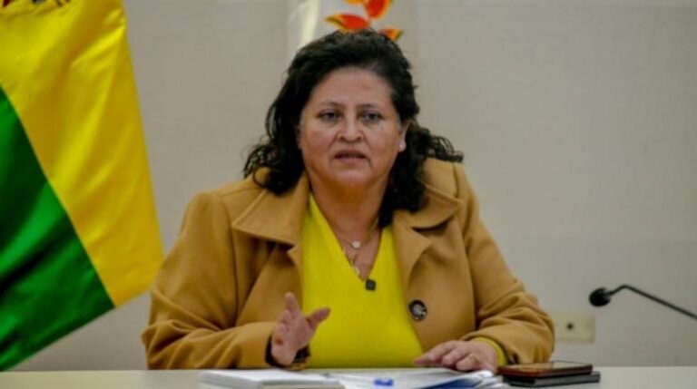 MINISTRA DE SALUD MARCELA FLORES
