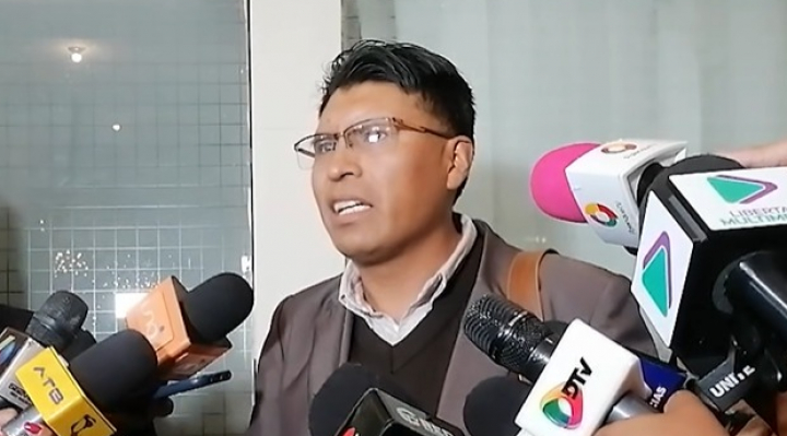 b_56317_senador-condori-propone-reducir-los-salarios-de-los-legisladores-a-bs-10000-1