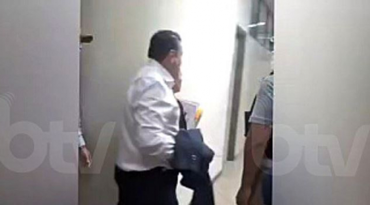 b_57680_jhonny-fernandez-llega-al-palacio-de-justicia-para-audiencia-cautelar-por-el-caso-pavimento-1