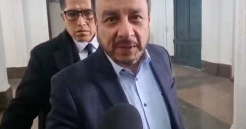 1ed85a19-b6ce-4f90-be8c-2025a2c690d3