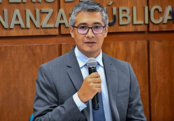 ESPINOZA MINISTRO DE ECONOMIAS