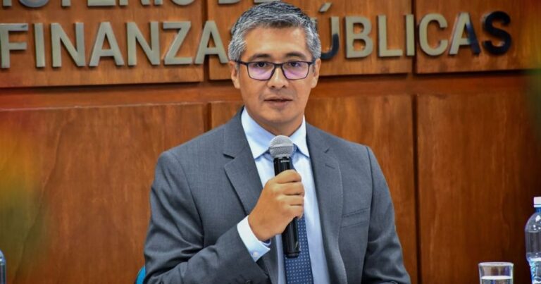 ESPINOZA MINISTRO DE ECONOMIAS