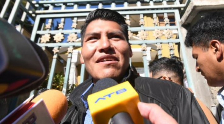 b_59573_sala-constitucional-rechaza-amparo-de-yahuasi-y-confirma-a-luis-revilla-como-gobernador-1